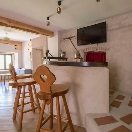 Gîte Thiers, 4 pièces, 5 personnes - FR-1-630-143