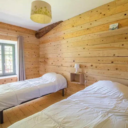 Gîte Thiers, 4 pièces, 5 personnes - FR-1-630-143 Hébergement de vacances *