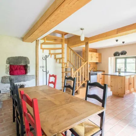 Gîte Thiers, 4 pièces, 5 personnes - FR-1-630-143 Hébergement de vacances